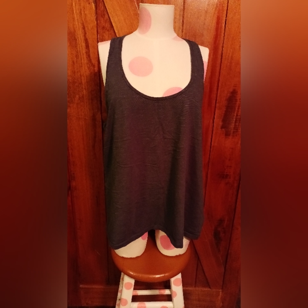 🆓 With $25 Dollar Purchase! Grey top